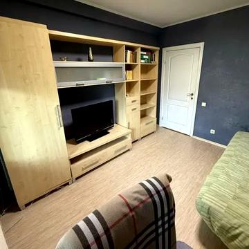 Соборності просп. (Воззєднання), 3-Б