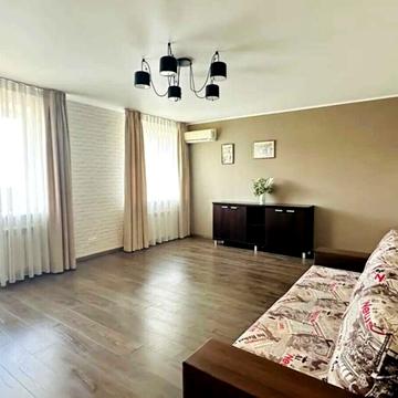 Олексія Вадатурського вул. (Маршала Малиновського), 47а