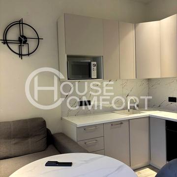 Бульварно-Кудрявська вул. (Воровського), 17