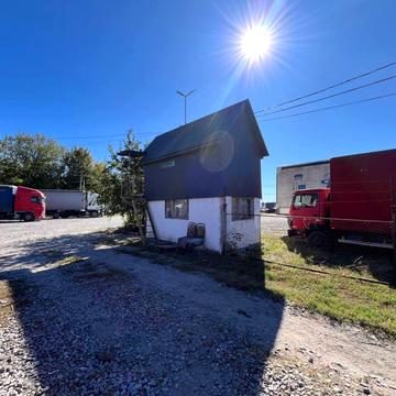 Молодіжна вул., 22