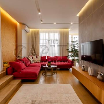 Академіка Філатова вул., 2/1