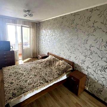 Дніпровська набережна вул., 9