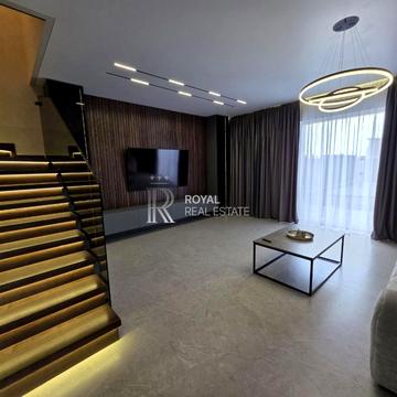 Макарівська вул., 25