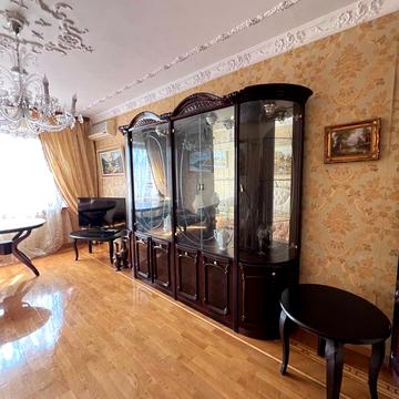 Владислава Бувалкіна вул. (Бочарова Генерала), 42