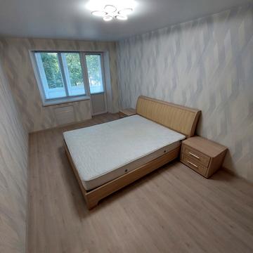 Героїв України просп. (Героїв Сталінграду), 20-Б