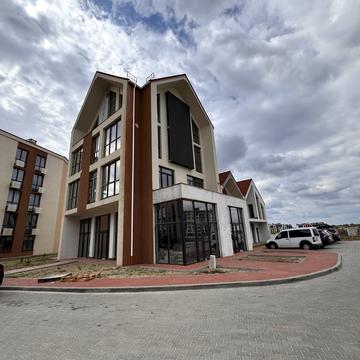 Богдана Хмельницького вул., 28