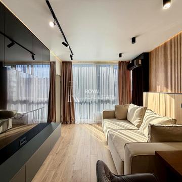 Салютна вул., (Будинок 02301-02303)