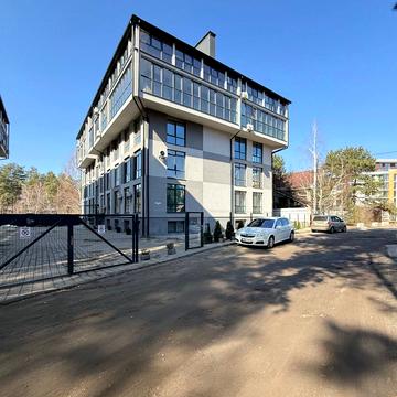 Радистів пров., 18