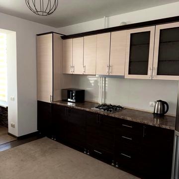 Володимирська вул., 90