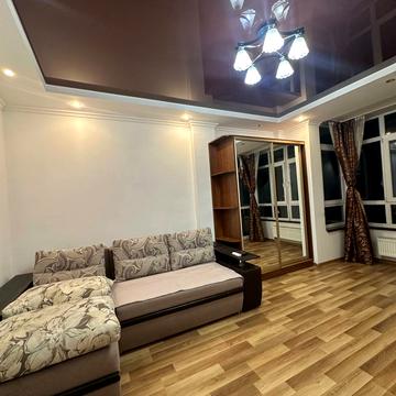 Гетьмана Івана Мазепи вул. (Топольна), 1