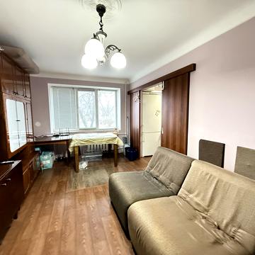 Повітрофлотська вул., 4