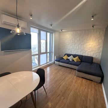 Вячеслава Липинського вул. (), 28