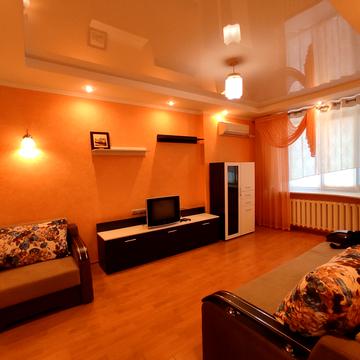 Грушевського вул., 11