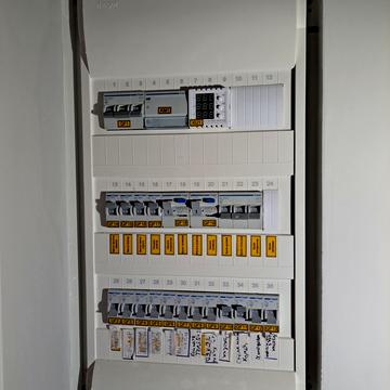 Миколи Гулака вул., 4