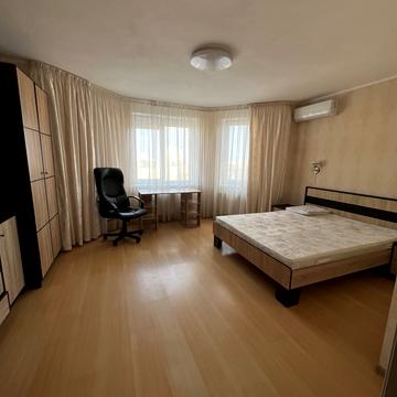 Лесі Українки вул., 26