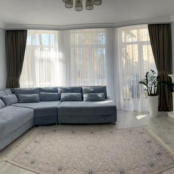 Валерія Лобановського вул., 24