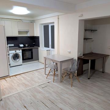 Василя Касіяна вул., 10