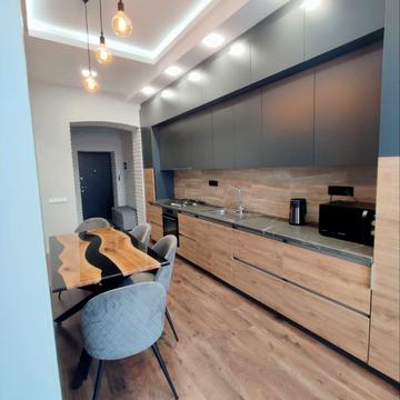 Івана Франка вул., 73