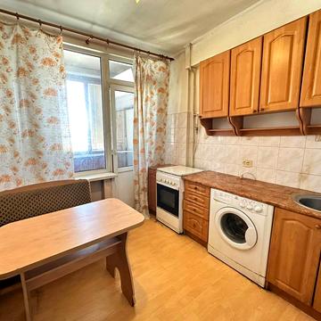 Велика Васильківська вул. (Червоноармійська), 51