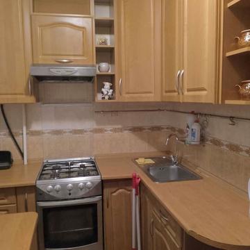 Поліська вул., 28