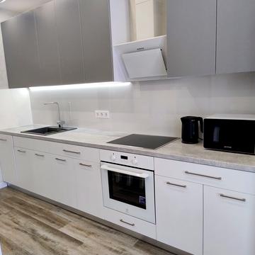 Кадетський Гай вул., 8