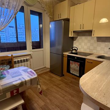 Анни Ахматової вул., 39-Б