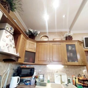 Адміральська вул., 30