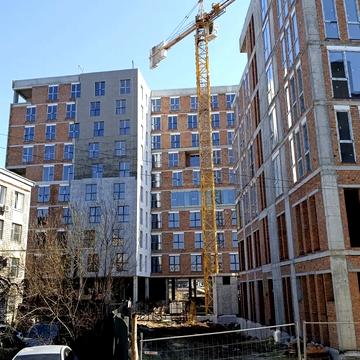 Садова вул., 2а