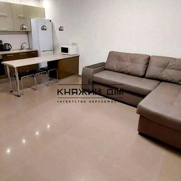 Володимира Івасюка просп. (Героїв Сталінграду), 2-Д