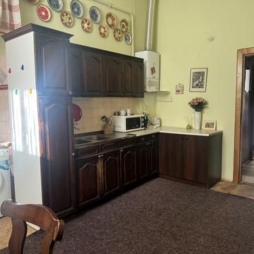 Театральна вул., 7