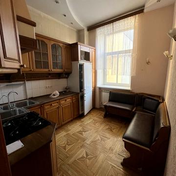 Олеся Гончара вул., 90/92