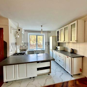 Гетьмана Івана Мазепи вул. (Топольна), 3а