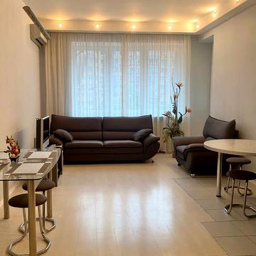 Володимира Івасюка просп. (Героїв Сталінграду), 8