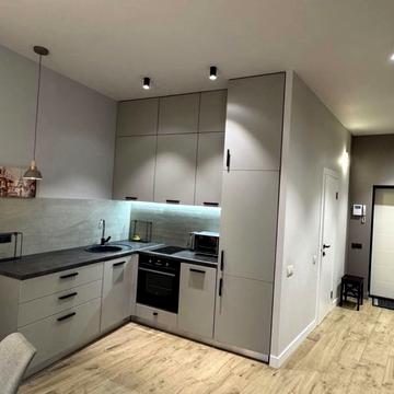 Академіка Філатова вул., 2/1