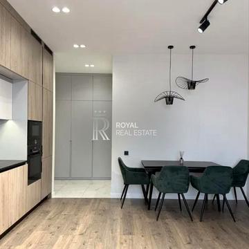 Деміївська вул., 33