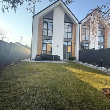 Богдана Хмельницького вул., 26