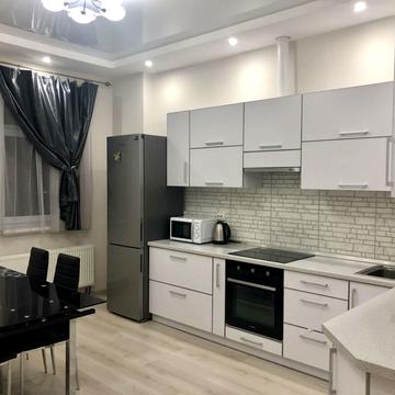 Миколи Міхновського бульв. (Дружби народів), 14-16