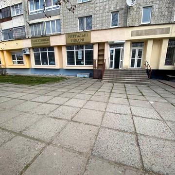 Івана Миколайчука вул., 43