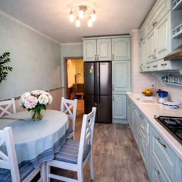 Євгена Танцюри вул., 22а