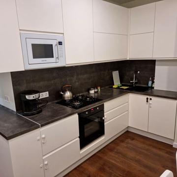 Журавлина вул., 4