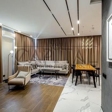 Джона Маккейна вул. (Івана Кудрі), 1