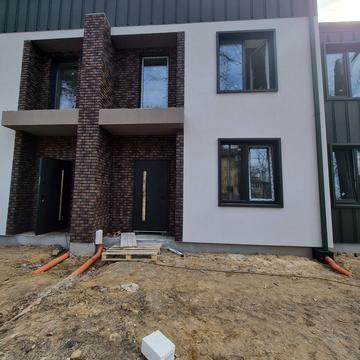 Варшавська вул.