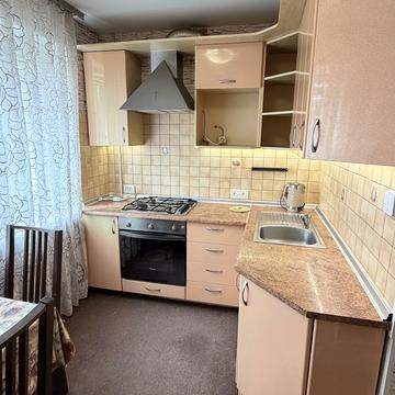 Героїв Крут вул. (Валентини Терешкової), 40