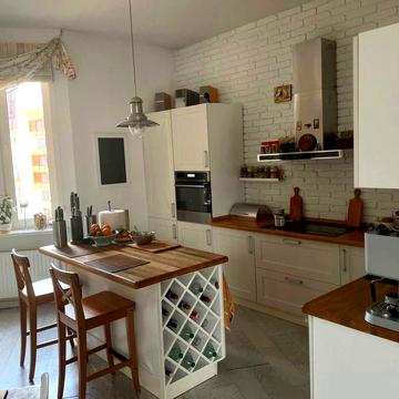 Золотоустівська вул., 52