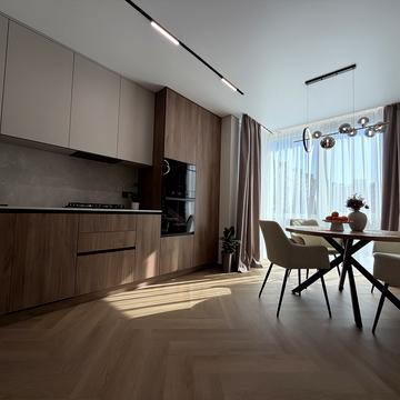 Степана Бандери вул., (Будинок 4)