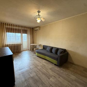 Мистецька вул. (Землячки), 3