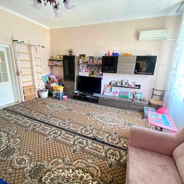 Левка Лукяненка вул. (Василя Жуковського), 7