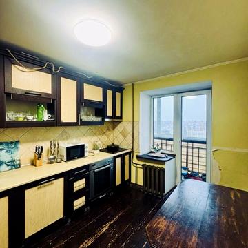 Євгена Коновальця вул., 12