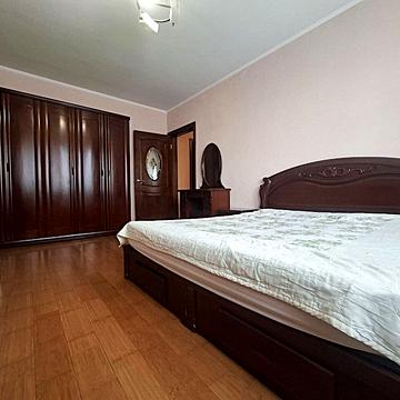 Миколи Бажана просп., 10