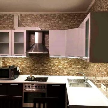 Анни Ахматової вул., 13